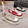 Kleine weiße Schuhe Damen 2025 Frühling und Herbst neue dicksohlige Muffins zur Erhöhung der Körpergröße kleine sportliche vielseitige Board-Schuhe Damenschuhe