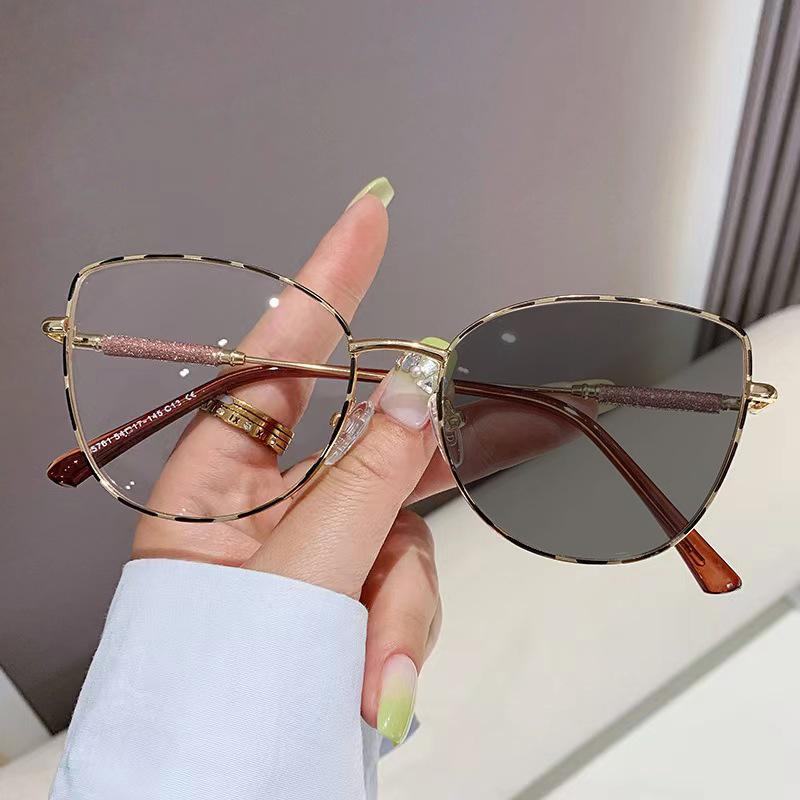 Sexy Cat Eye Eyeglass Frames Women Trendy Transparent Optical Glasses Female Fashion Gradient Gray Sunglasses Women's Eyewear