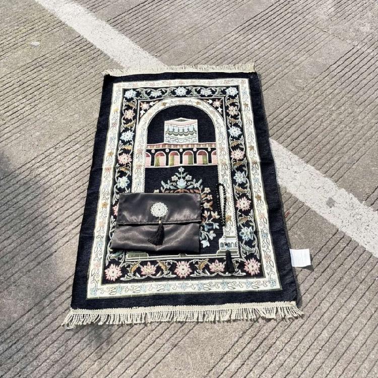 Beautifully Color Prayer Carpet Praying Rug Mat With Beads and Storage Bag Suitable For Women And Men Bayram Gift
