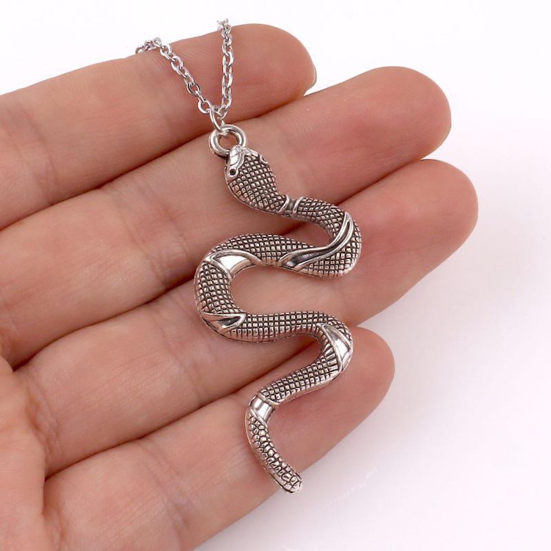 Fashionable Retro Snake Pendant Necklace for Women