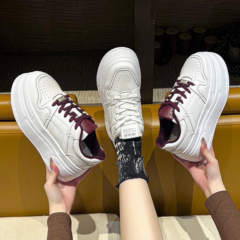 Leather platform white shoes women's 2025 new autumn and winter velvet versatile small board shoes heightening casual sports shoes