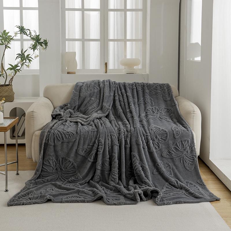 Zimowy aksamitny taftowy koc z motywem motyla i kwiatów: Dwustronny, pogrubiony żakard 3D, wielofunkcyjny na drzemki, do klimatyzacji i jako prześcieradło.