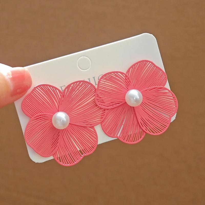 

Корейские милые серьги-пусеты с цветами и жемчугом: Универсальные модные украшения для женщин розовый