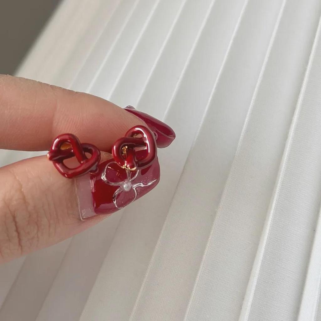 Brytyjskie Kolczyki Mini Węzełki w Kształcie Serca