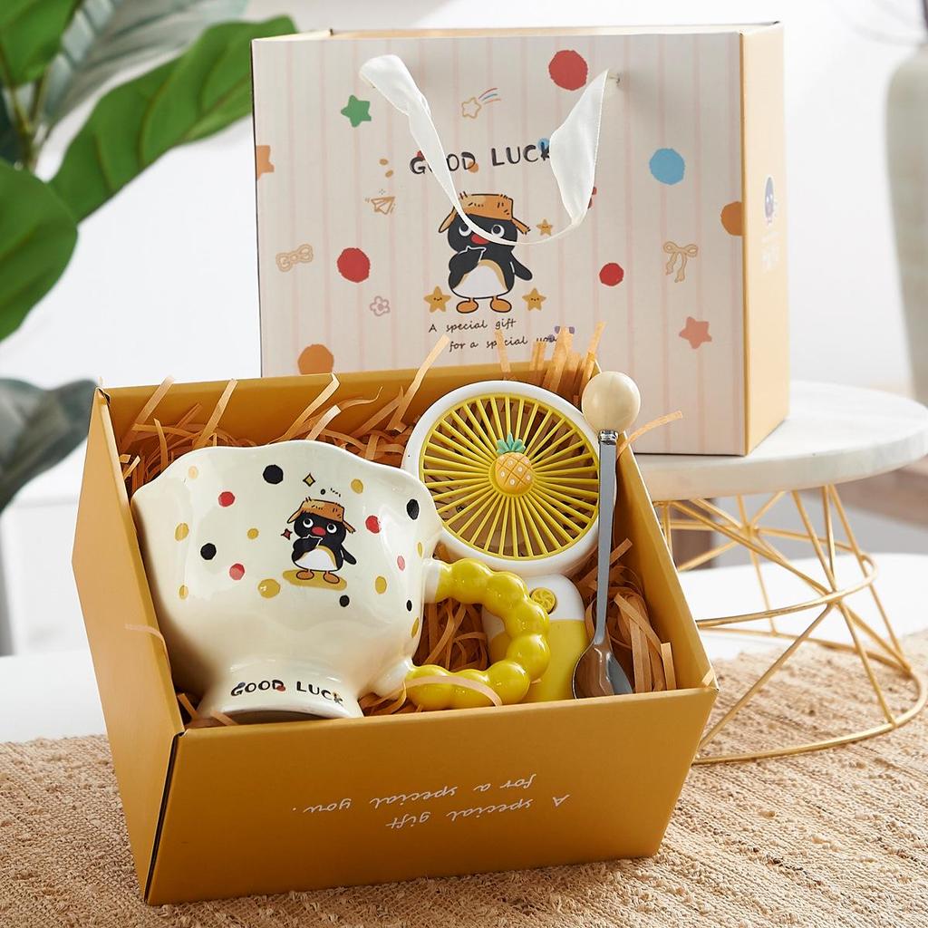 Hochwertige Cartoon-Keramiktasse Geschenk: Niedliches Mädchen-Design, Weihnachtssouvenir, Wasserbecher in Geschenkbox