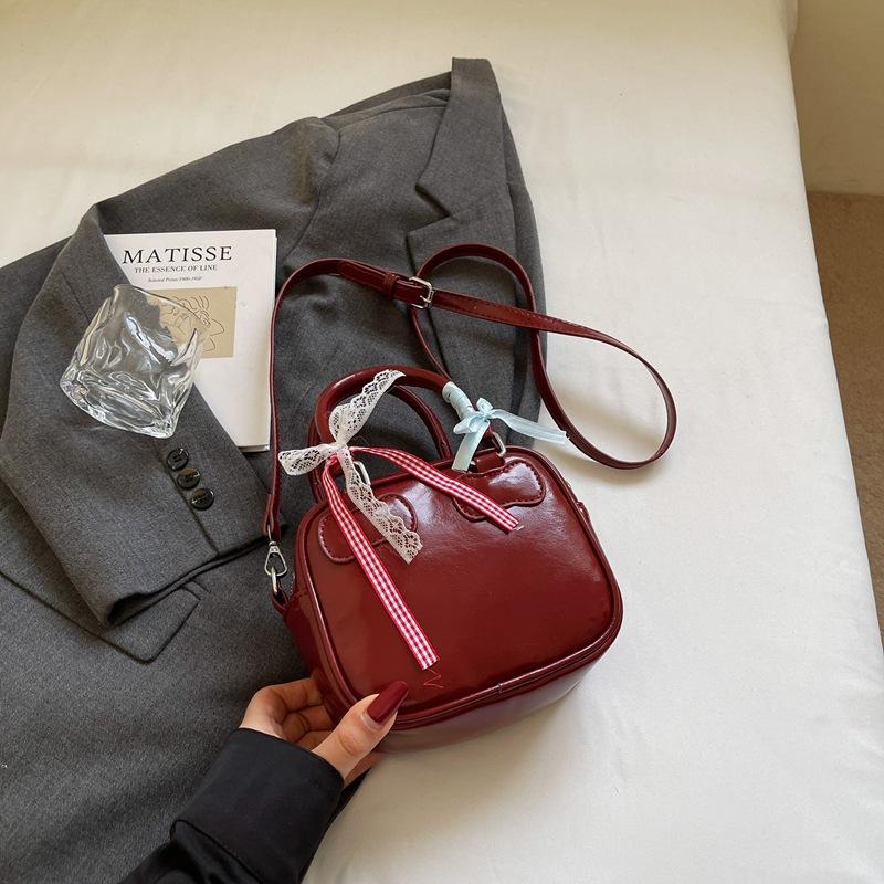 Korea Fashion Portable Bowling Bag Women's 2025 New Simple Versatile Pillow Bag One Shoulder Crossbody Small Square Bag