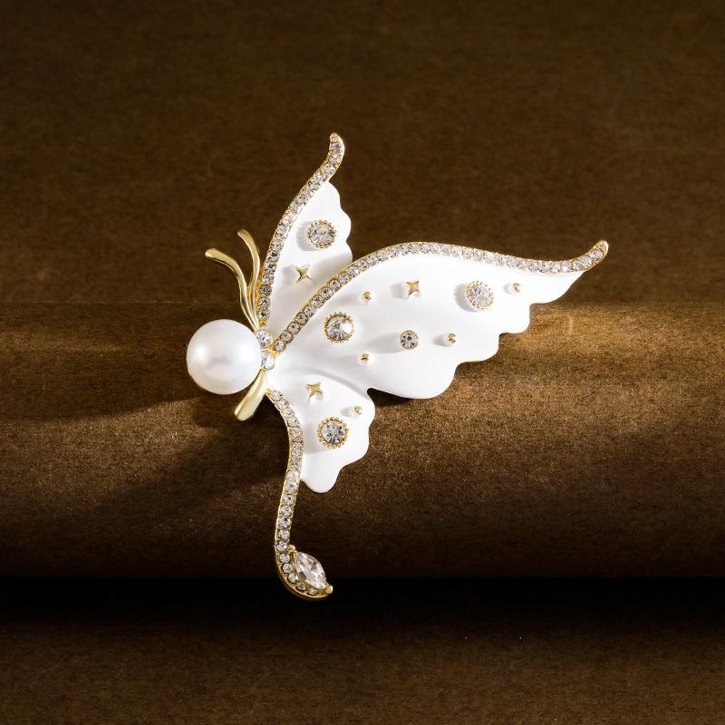 Exquisite Butterfly Brooch: High-End Women's Design Lapel Pin Corsage Accessories