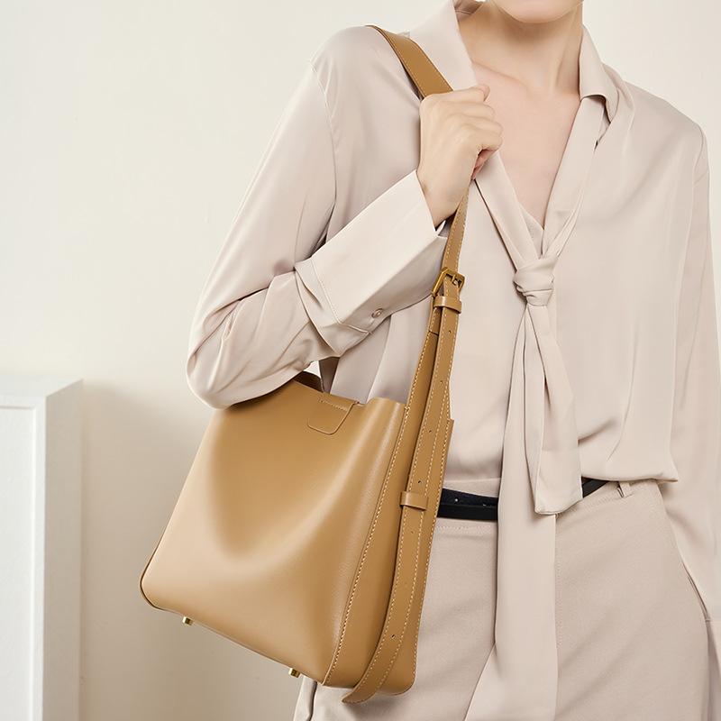 Leather Women's Bag Spring Bucket Bag Soft Leather Shoulder Crossbody Bag Tote Commuter Tote