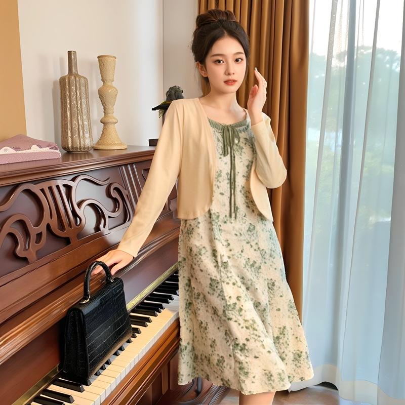Plus-size Women's Spring and Autumn Halter Floral Dress, Knitted Cardigan, Fresh and Light Two-piece Set