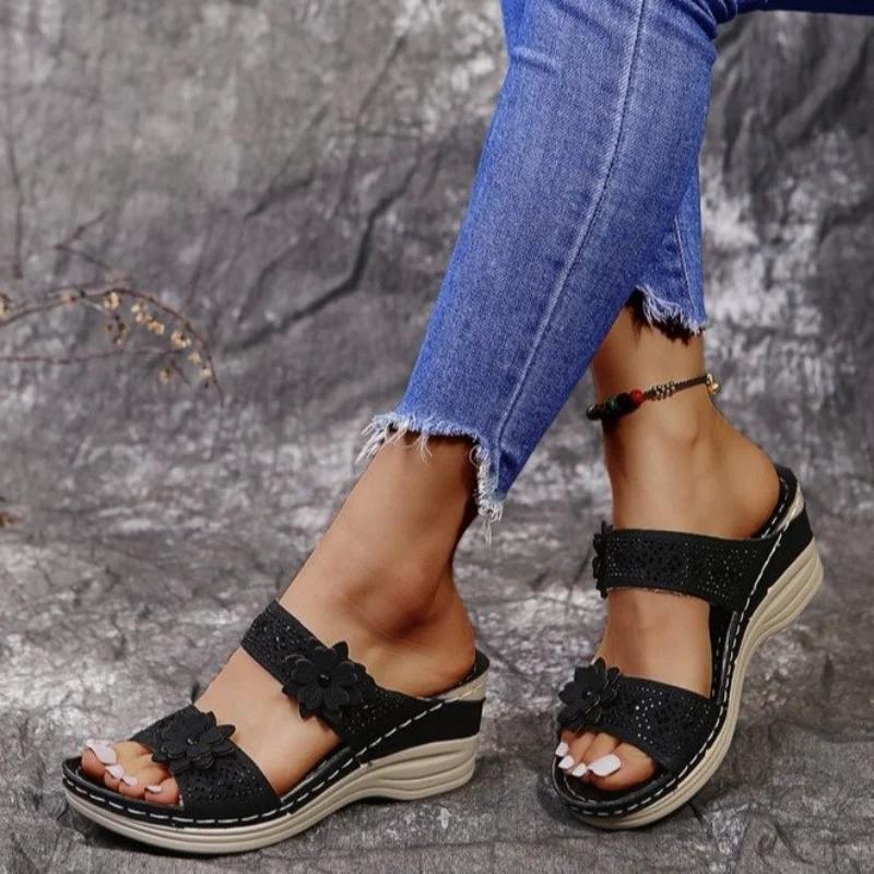 Large Size Cool Slippers for Women's Summer New Style with a Straight Sloping Heel and Floral High Heels, Casual Shoes