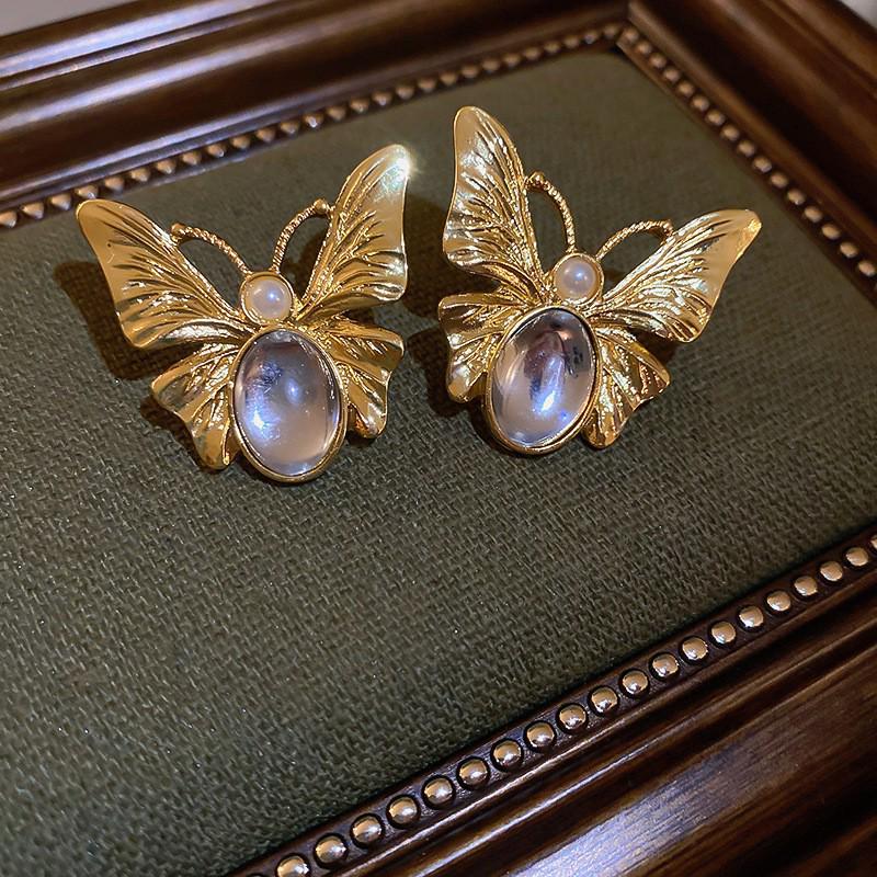 Real Gold-Plated Silver Needle Heart-Shaped Freshwater Pearl Earrings, Vintage Chinese Style