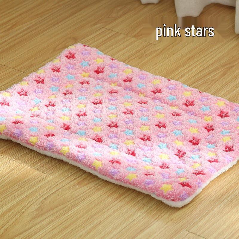 Cozy Four-Season Pet Cushion: Universal Warm Sleeping Mat for Cats and Dogs