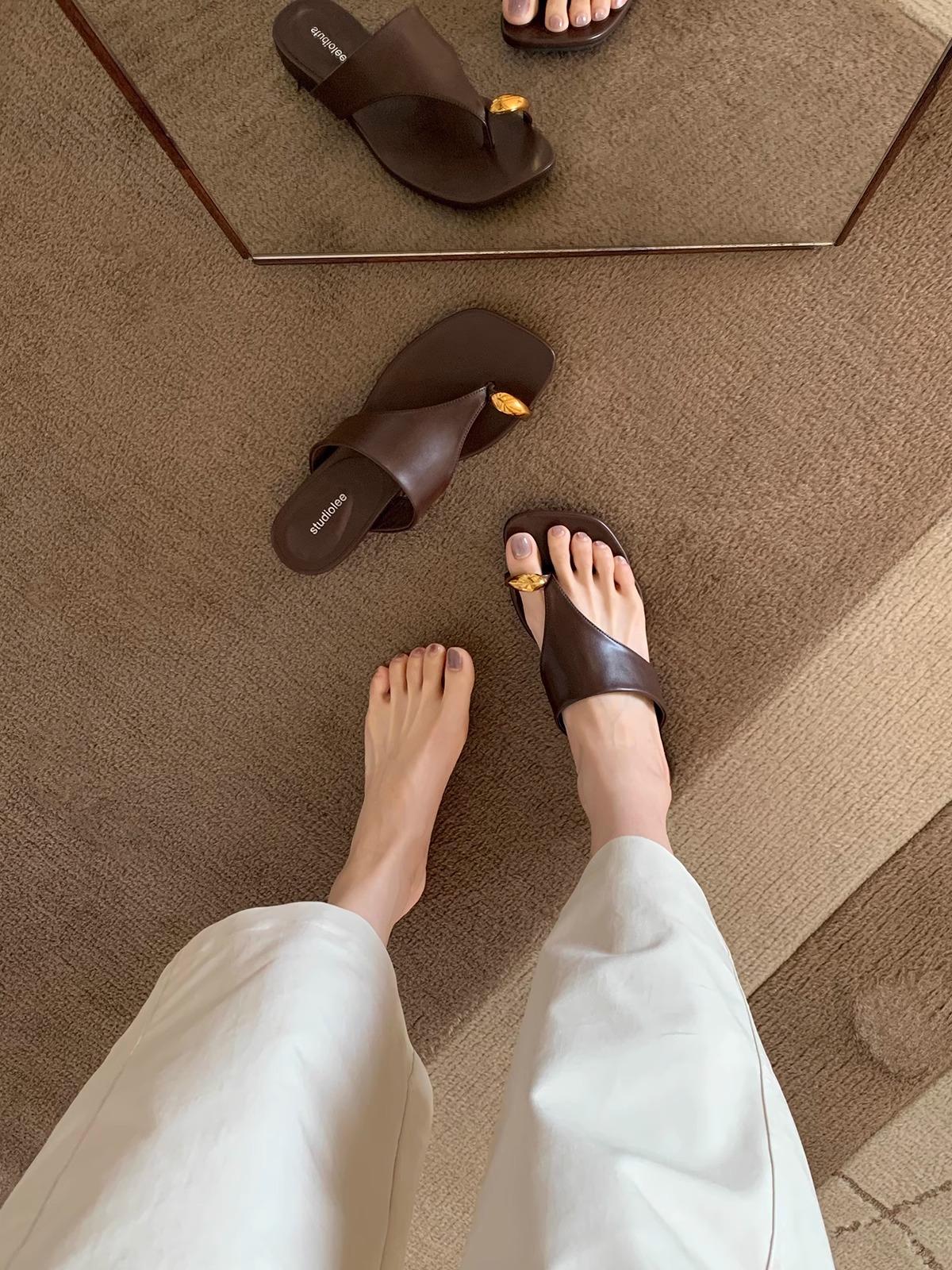 

Leather herringbone metal toe slippers women s summer wear square head low heel sandals 40