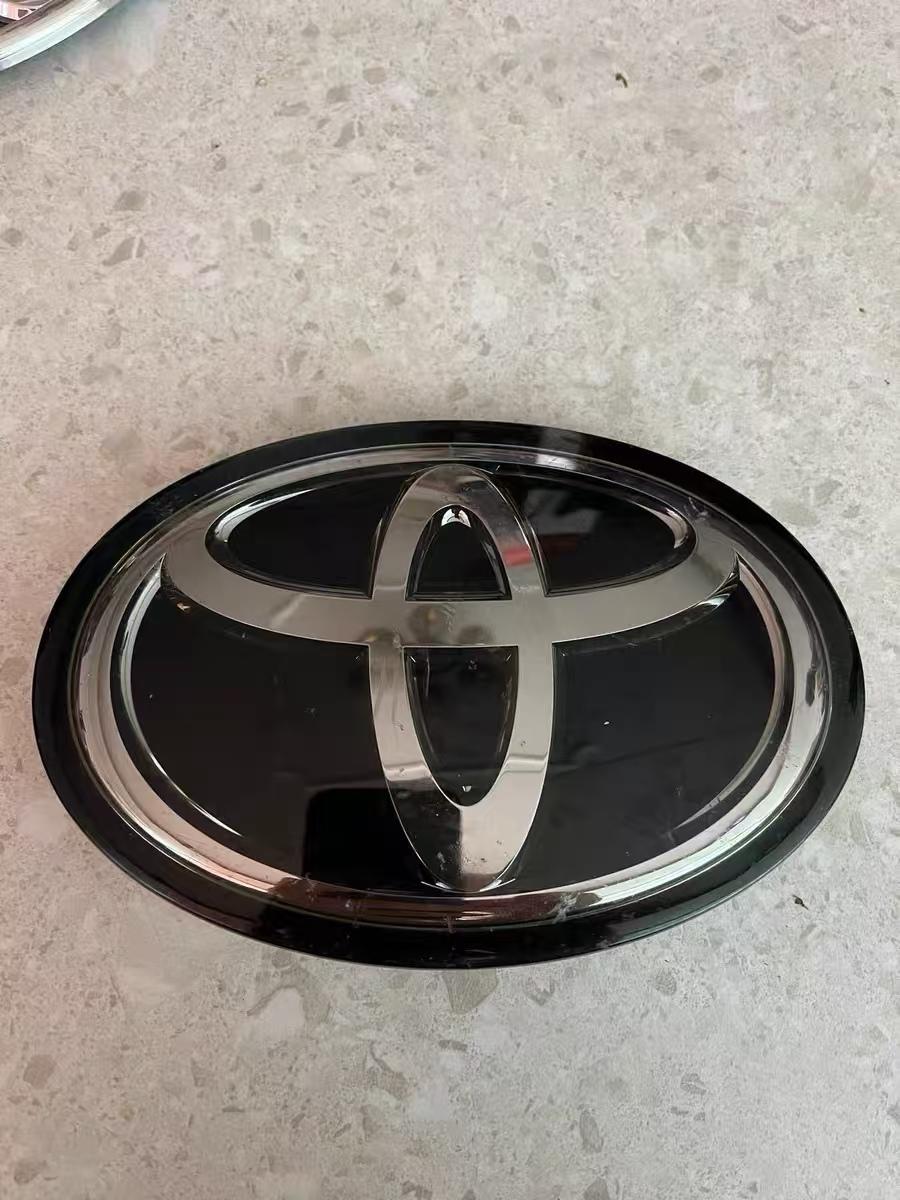 

For Toyota 2026 New Hub Caps 160x105mm Acrylic Emblem with Sharp Pins for 2016 Toyota Corolla - Replaces OEM 53141-42020/53141- 160x105mm чорний