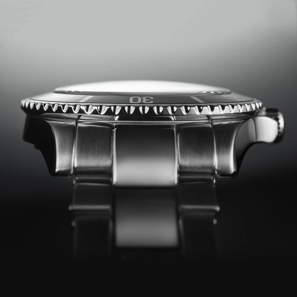 Davosa Automatic Water Resistant To 10 Swiss Silver 161.525.50S Men's Watch, ATM, Made,