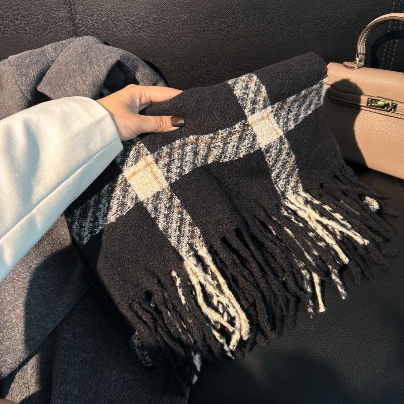 High-End Plaid Shawl for Women - 2025 Autumn/Winter Korean Style Thickened Imitation Cashmere Scarf