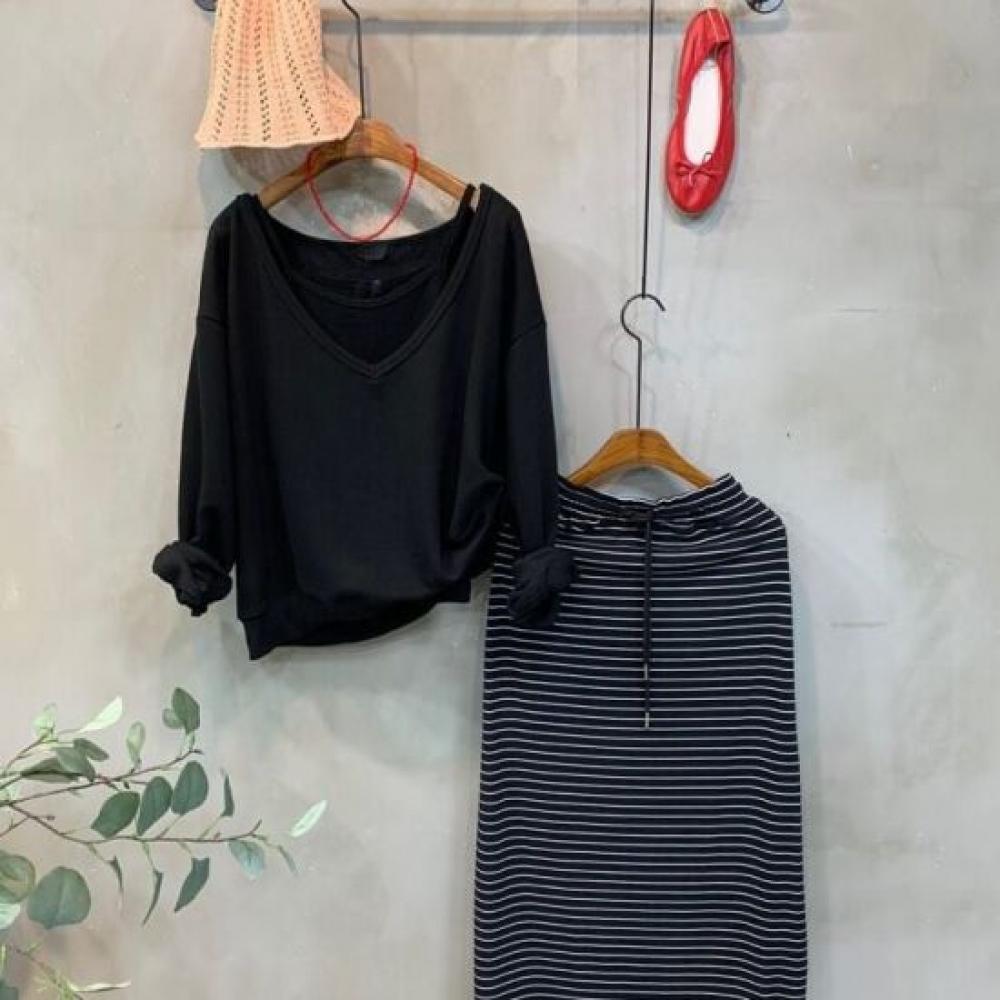 C S In The Room Women Padou V neCk Off Shoulder Long SleeVe SweatShirt Set 3  
