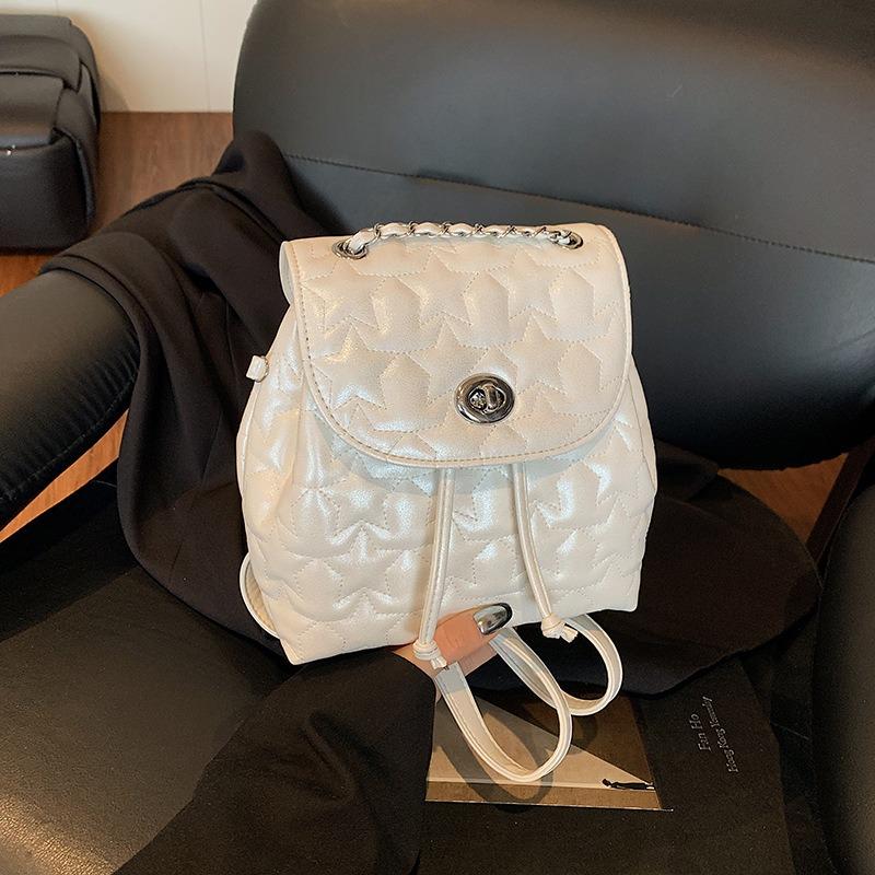 Exquisite mini women's backpack, new summer versatile chain bag, premium small backpack.