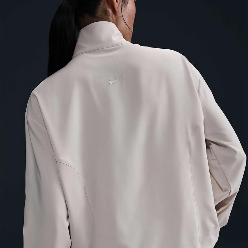 Nike Women s Hooded Woven Sportswear Jacket S