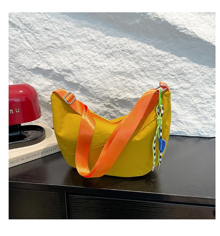 Retro casual style large capacity dumpling satchel new casual literary single shoulder messenger bag fashion