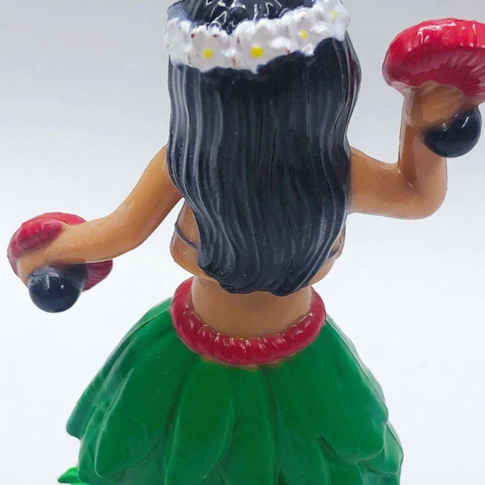Powered Hula Dancer Swinging Hawaiian Girl Solar Swinging Doll Dancing Hula Girl Shaking Head Doll