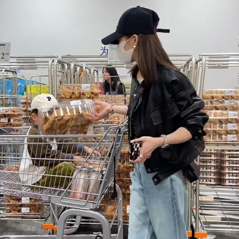 

Повседневная свободная женская куртка из искусственной кожи на весну и осень, модное короткое пальто XXXL чёрный