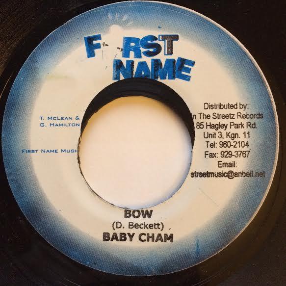 

7-дюймовая пластинка BABY CHAM - Bow NONE Имя Musi 2003 Ямайка Регги, Ска и Даб Б/У