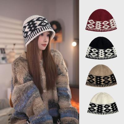 Retro Wollhut Herbst und Winter Damen Warmer Gehörschutzhut Vielseitig Gesichtsformend Kleine Farbabstimmung Warmer Strickhut Fischerhut