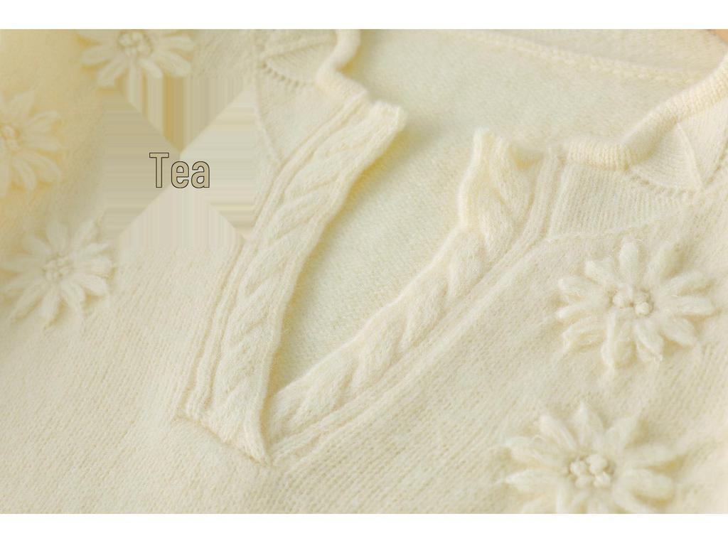 100% Pure Wool Women's Slimming Sweater with 3D Floral Design - New for Autumn/Winter 2026