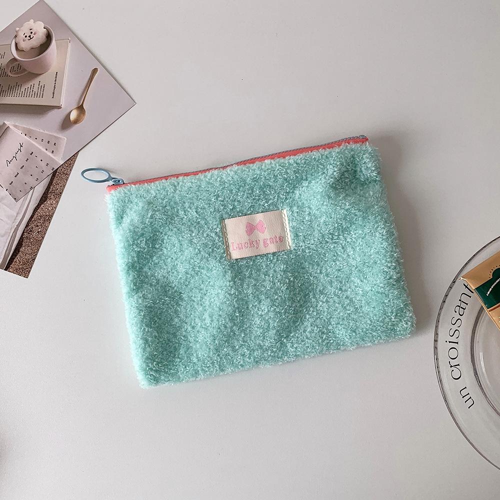 Sac à Maquillage Enveloppe Peluche Coréenne Couleur Bonbon Sac de Rangement Cosmétique pour Filles Sac de Toilette Portable de Voyage Pochette pour Crayons Pochette pour Femmes