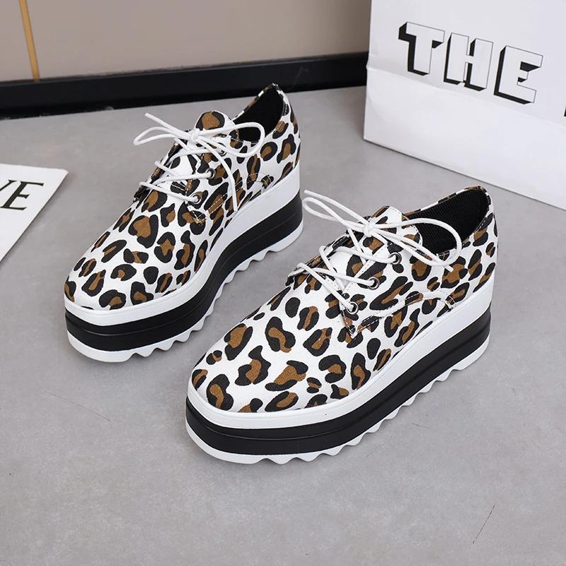 Moda Leopard Kobiety Casual Sneakers Oddychające Buty do chodzenia Siatkowe Płaskie Buty Sneakers Siłownia Wulkanizowane Trampki Damskie Buty Platformowe