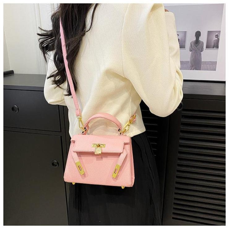 Populární dámské tašky jednobarevné Sto crossbody tašek Prémiový smysl Kabelky Dámské CLE