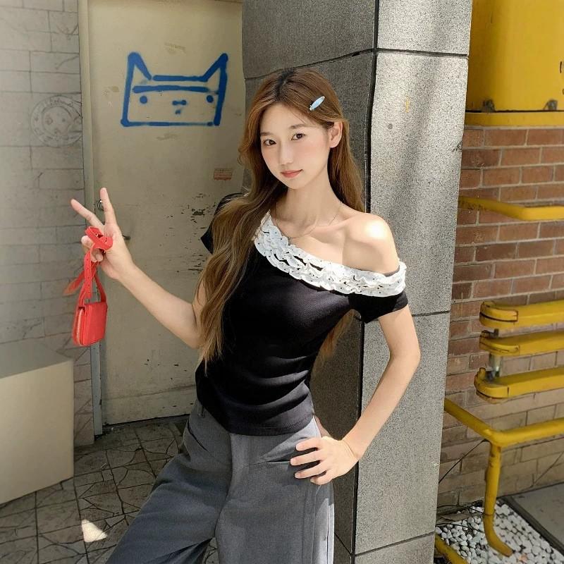 Korean Pure Desire Wind Slanted Shoulder Short-sleeved T-shirt Women's Summer New Design Sense Chic Fungus Edge Foreign Style Top