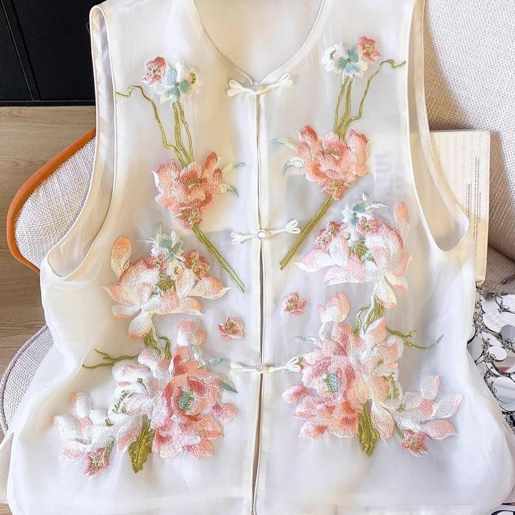 Embroidered vest new style buckle outer wear stacked vest vest thin