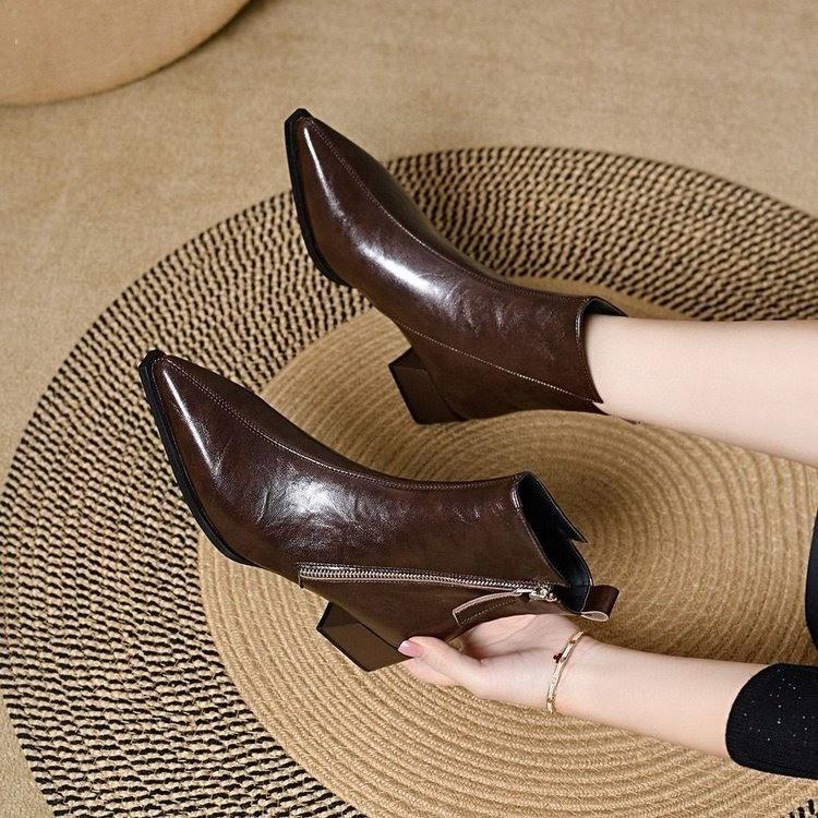 New autumn and winter brown boots medium boots thick heel thin French small ankle boots high heel pointed short boots women