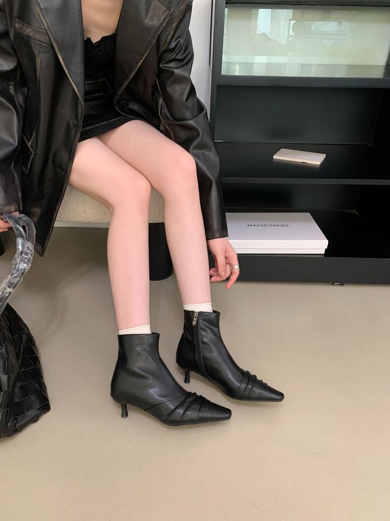 Retro Pleated Thin Boots Women's 2025 New Side Zipper Versatile High-heeled Boots Fashionable Temperament Short Boots