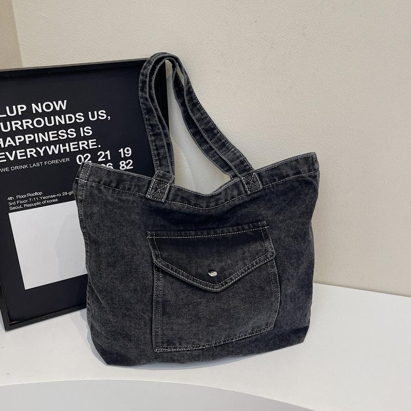 New large-capacity foreign style bag women's fashion trend niche design shoulder bag commuting personality shopping tote bag