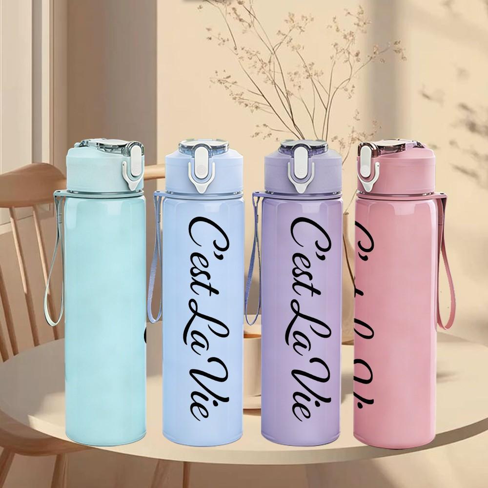 1PC C'est La Vie Script Letter 750ml Color Plastic Sports Water Bottle Leakproof Flip Straw Lid Suitable for Sports Office Home Use