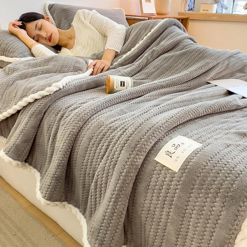 A-grade jacquard plush blanket, solid color twisted flower wrapped plush blanket, office nap sofa blanket