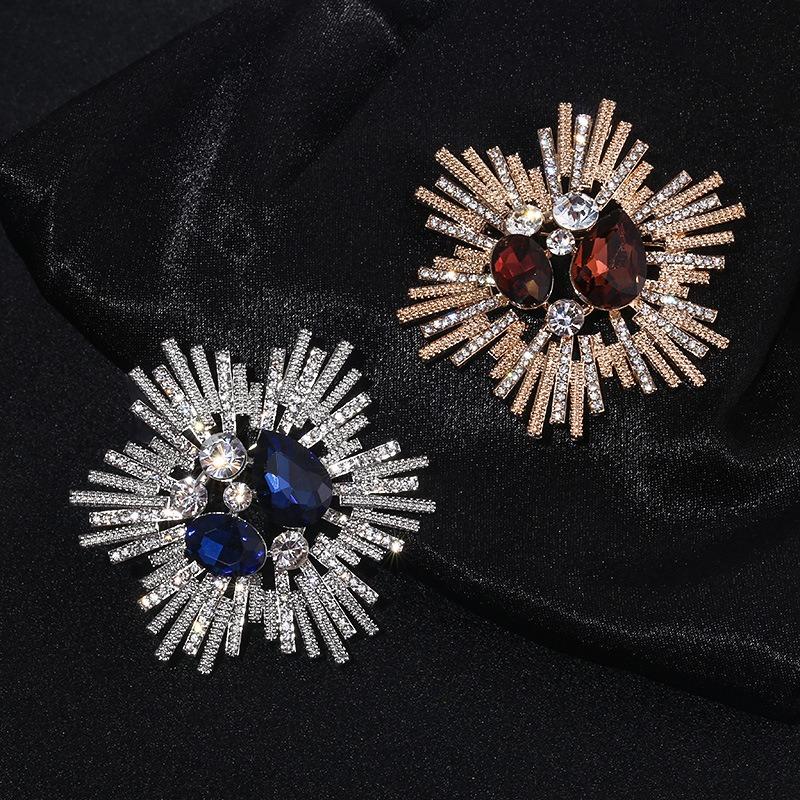 European and American Retro Alloy Diamond-studded Flower Brooch Fashionable Large Flower for Formal Dress