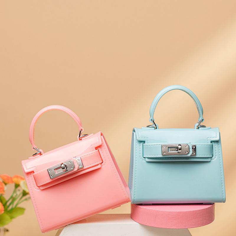 Guangzhou women's bag new trend fashion jelly bag hand candy shoulder messenger women's bag