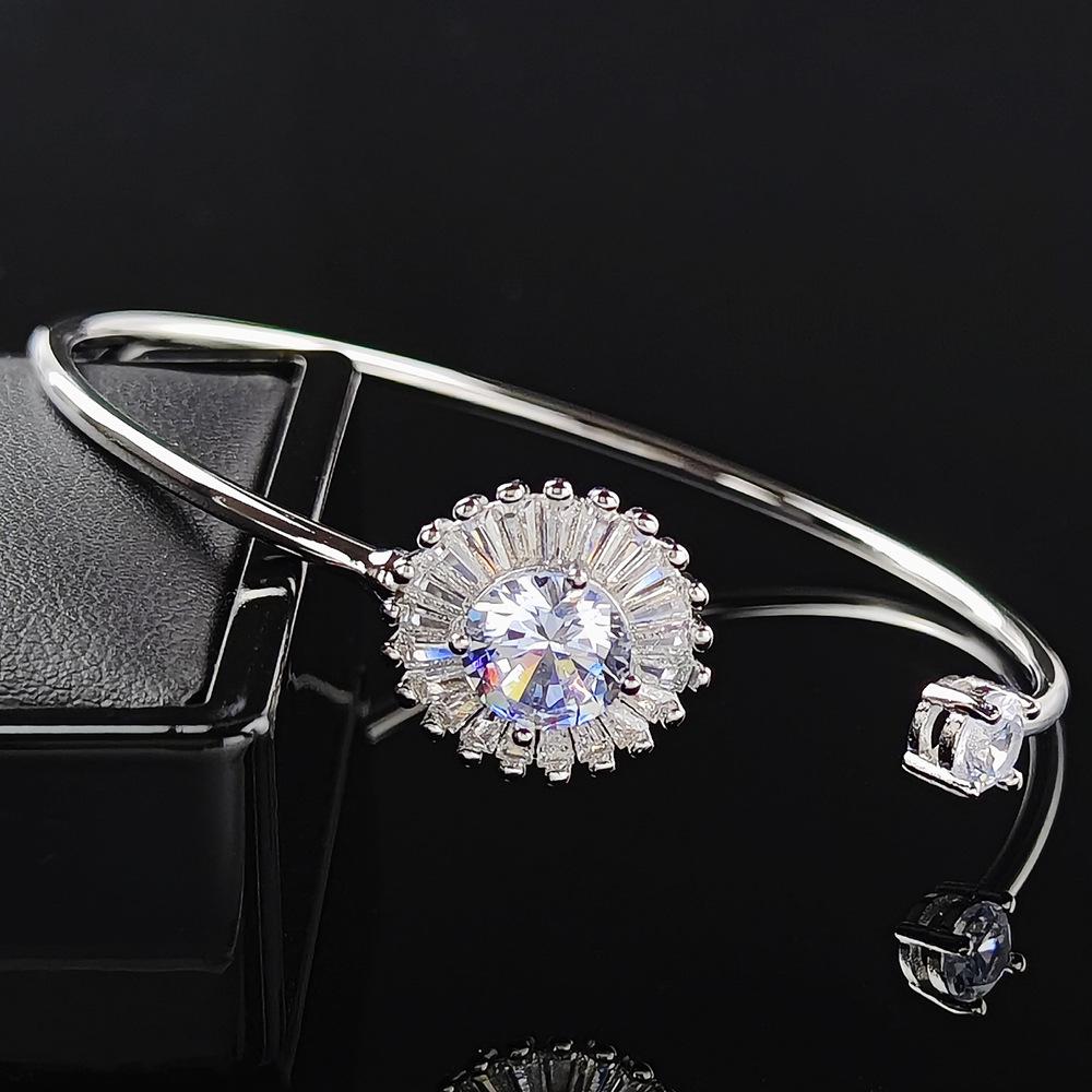 

Women s Open Adjustable Bracelet with Unique, Irregular Design S7206 белый