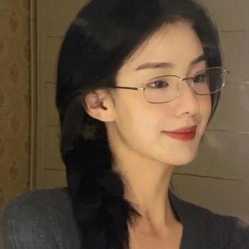 Retro Fashion Personalized Small Frame Plain Metal Flat Mirror Hong Kong Style Gold Wire Glasses Can Be Equipped With Myopia Glasses