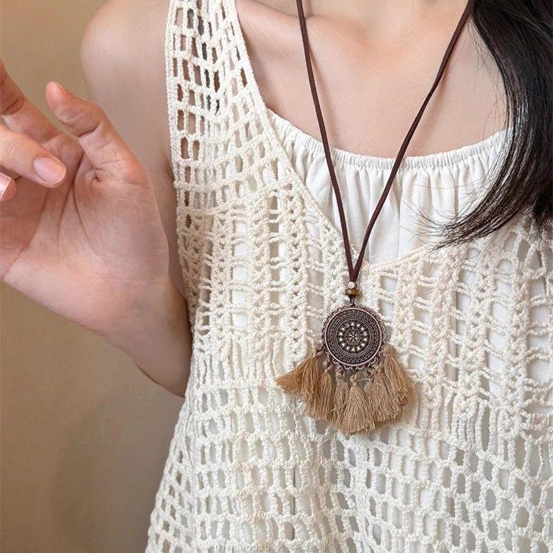 Collier Chaîne Pull Pendentif Floral Ethnique Bohème - Accessoire Unique pour Femme
