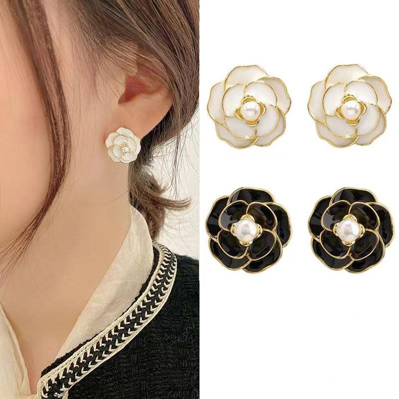 

Серьги-гвоздики Temperament Celebrity Camellia Design Sense High-End чёрный