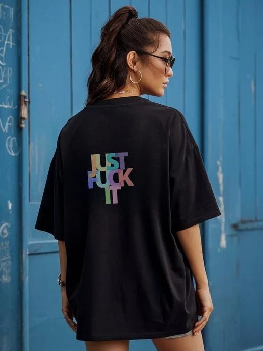 Oversized T-shirt with a print L