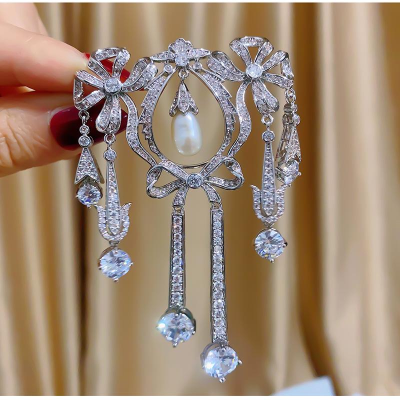 SUYU Classic Fashion Corsage Fringe Cubic Zirconia Imitation Zircon Suit Coat Pin
