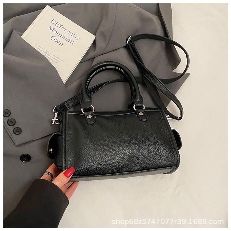 Spring New Product High-end Texture Fashionable Versatile Going Out Pillow Bag Women's 2025 New Shoulder Bag Portable Messenger Bag