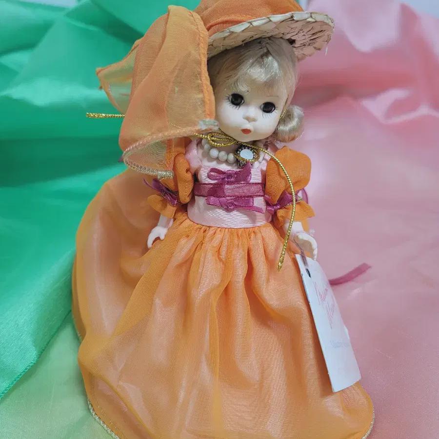 

Мадам Александр Красавица и Чудовище