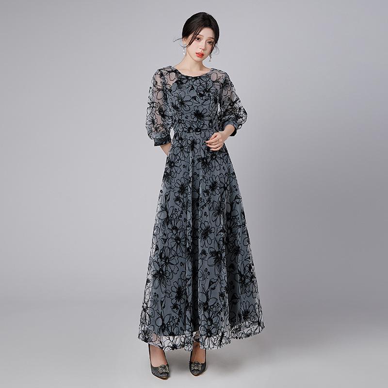 2025 Women's Plus Size Evening Banquet Dress - Slimming, Elegant, and Versatile Printed Design
